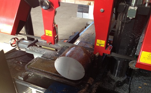 北川卧式带锯床加工时出现明显振荡如何排查？